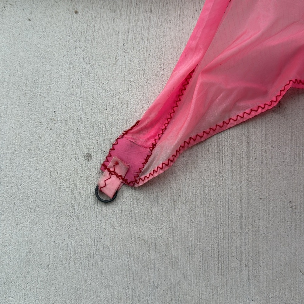 Classic pink and black delta conyne kite - Picture 4 of 11